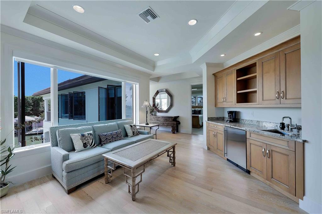 AQUALANE SHORES - Residential