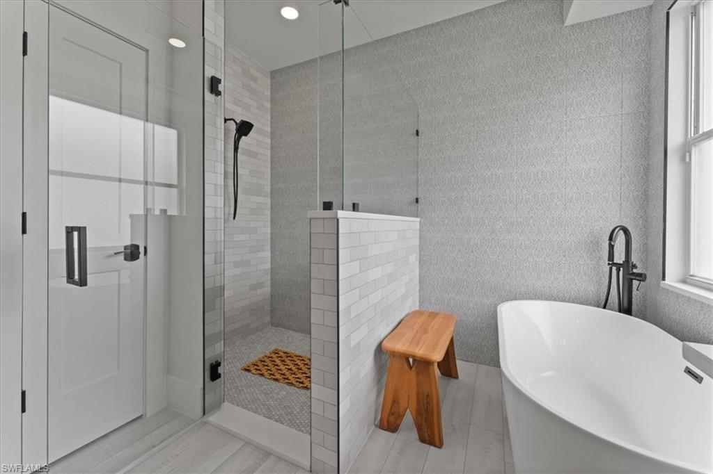 PEPPER TREE - Residential Lease