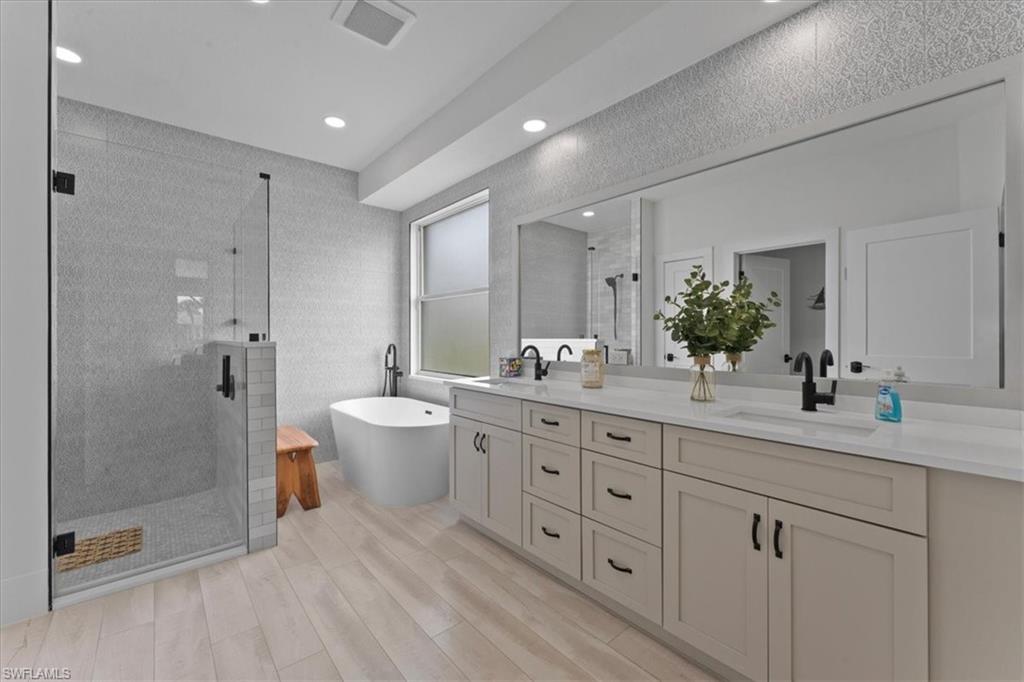 PEPPER TREE - Residential Lease