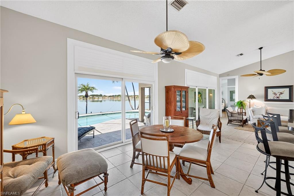 EMERALD LAKES - Residential