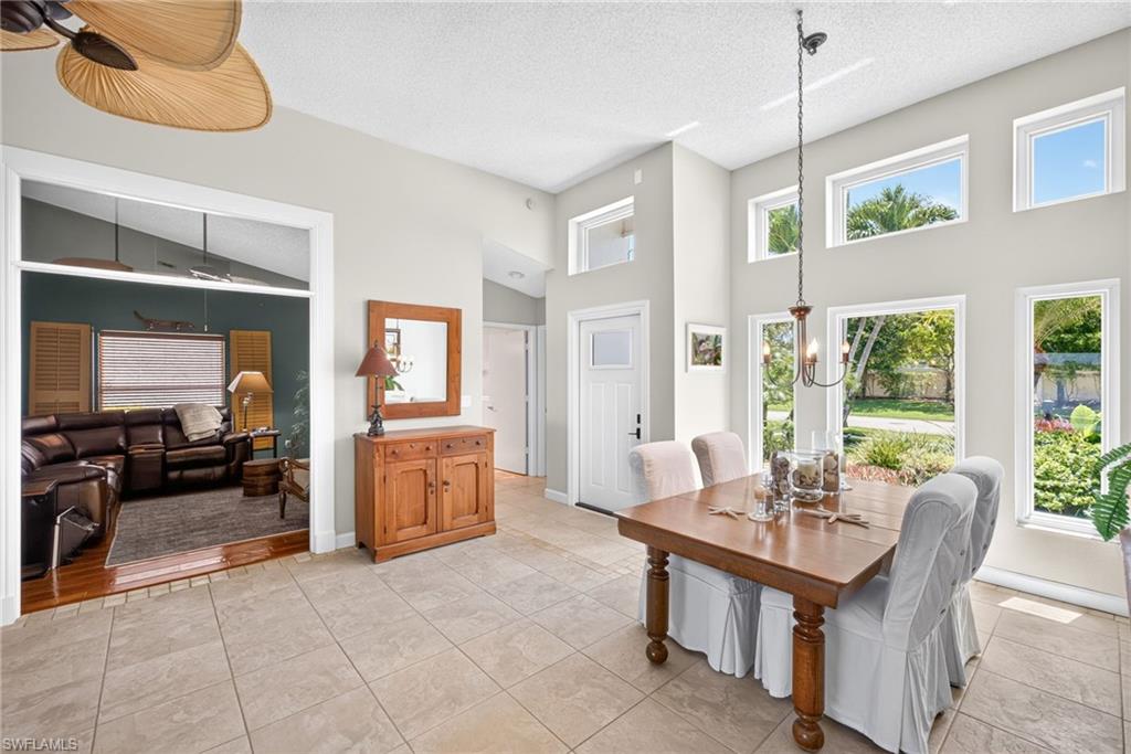EMERALD LAKES - Residential