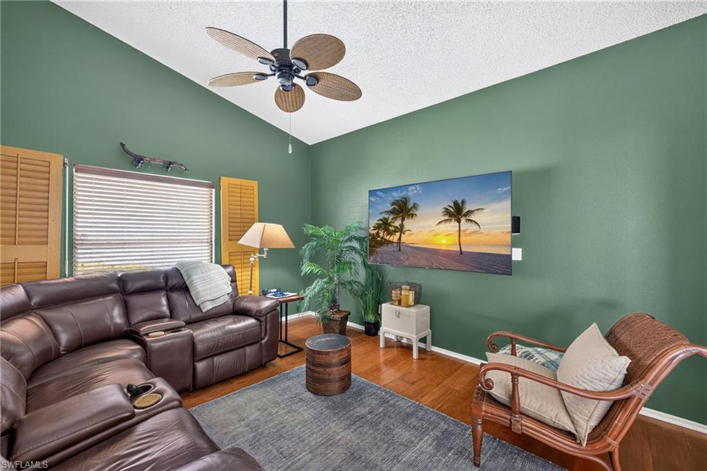 EMERALD LAKES - Residential