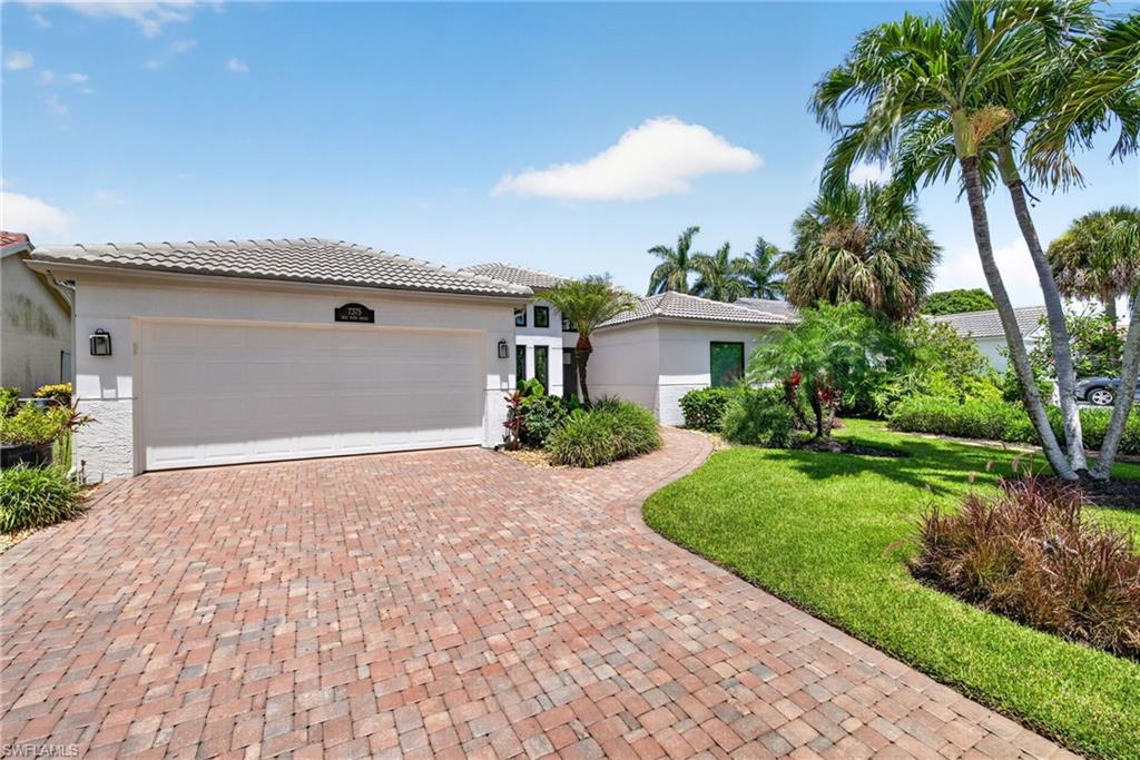 EMERALD LAKES - Residential