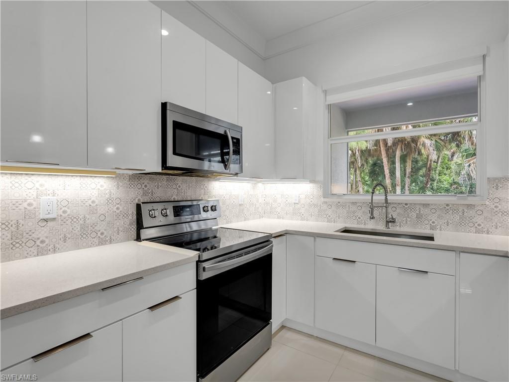 GOLDEN GATE ESTATES - Residential