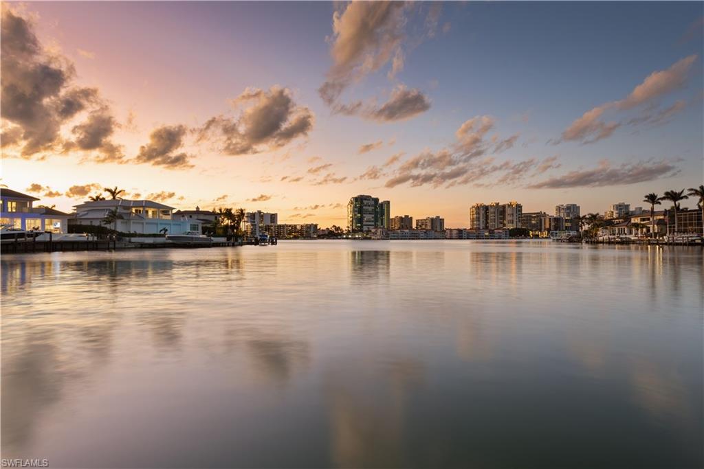 MOORINGS - Land