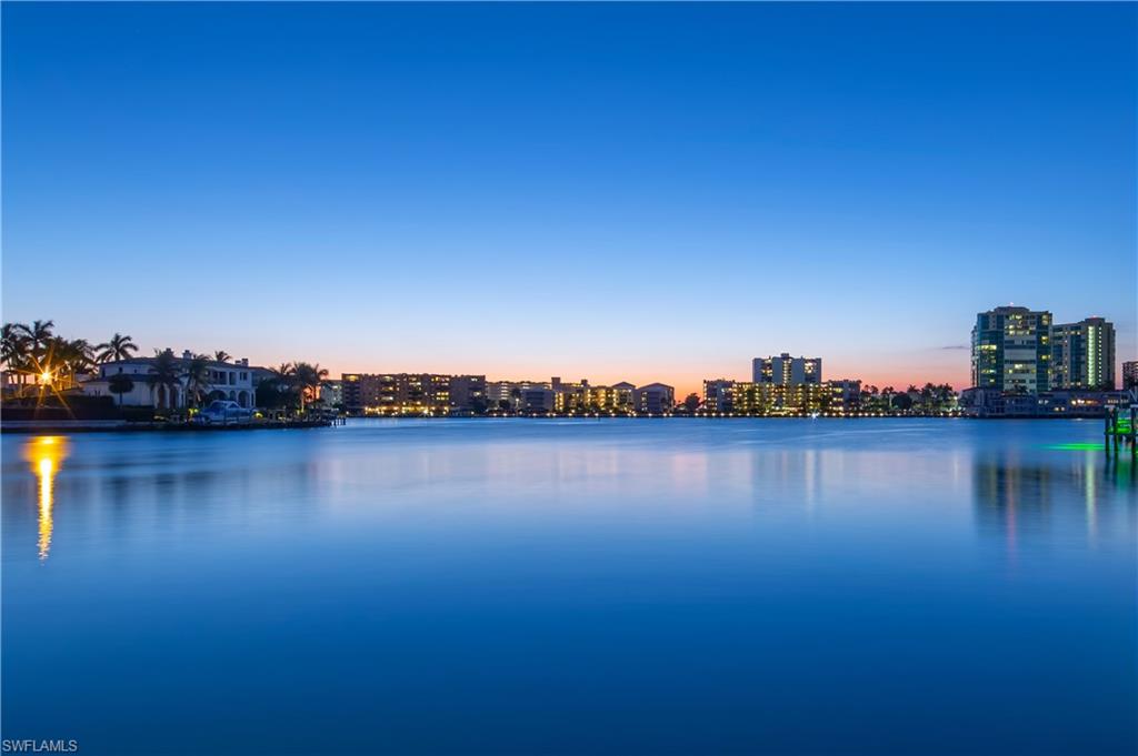 MOORINGS - Land