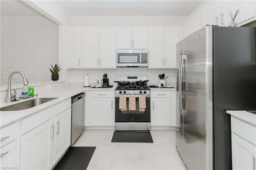 TUCKERS COVE - Residential Lease