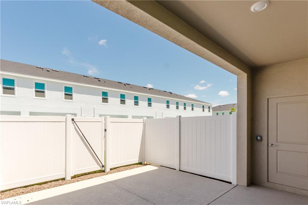 TUCKERS COVE - Residential Lease