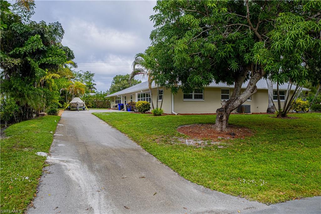 MOORINGS - Residential Lease