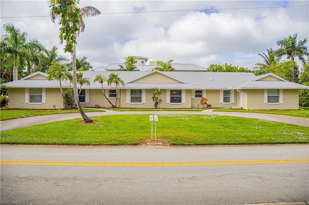 MOORINGS - Residential Lease