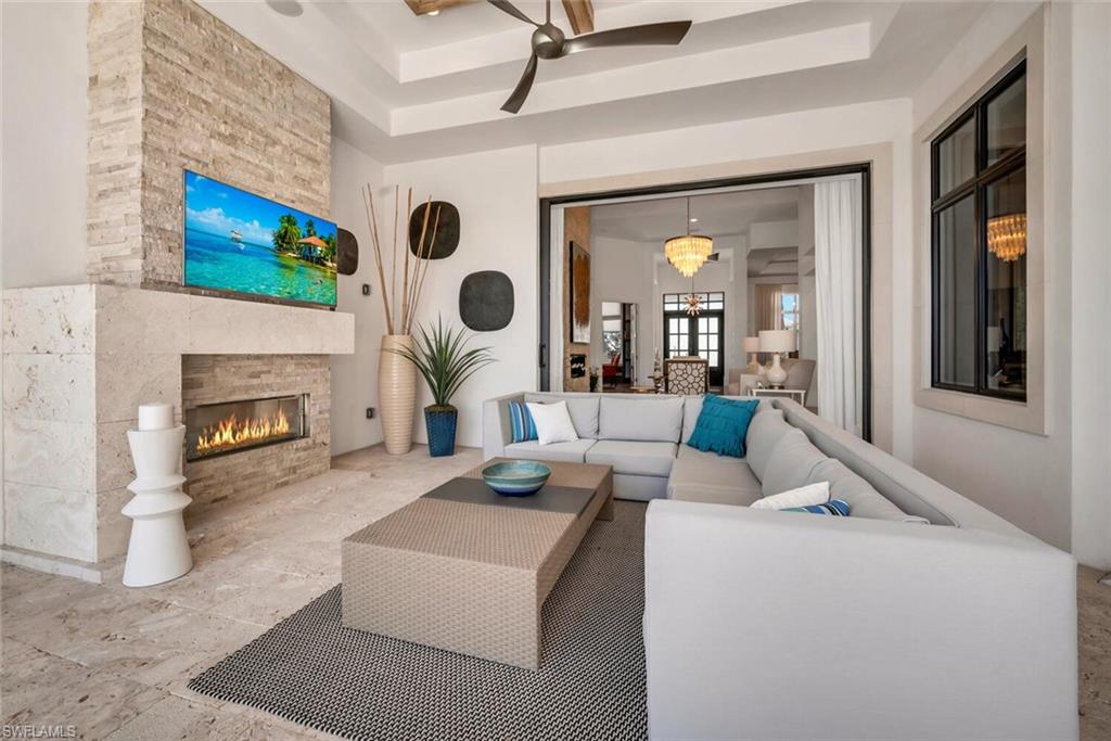 BAY WOODS - Residential
