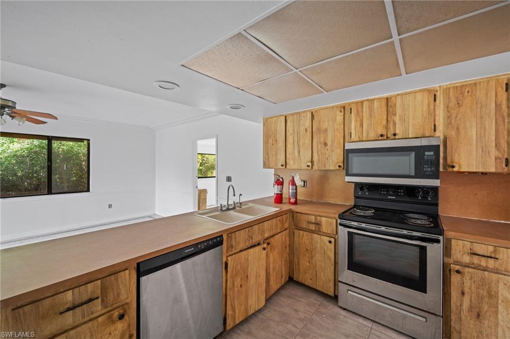 FORT MYERS SHORES - Residential