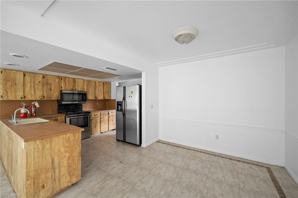 FORT MYERS SHORES - Residential