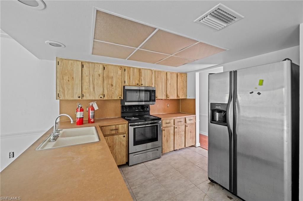 FORT MYERS SHORES - Residential