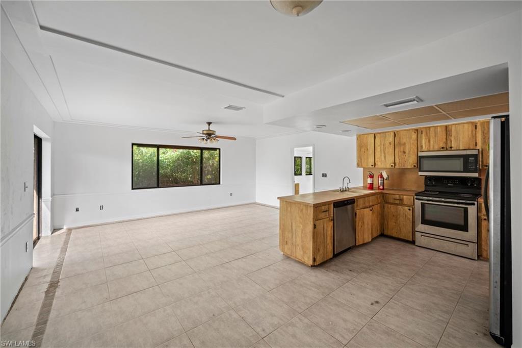 FORT MYERS SHORES - Residential