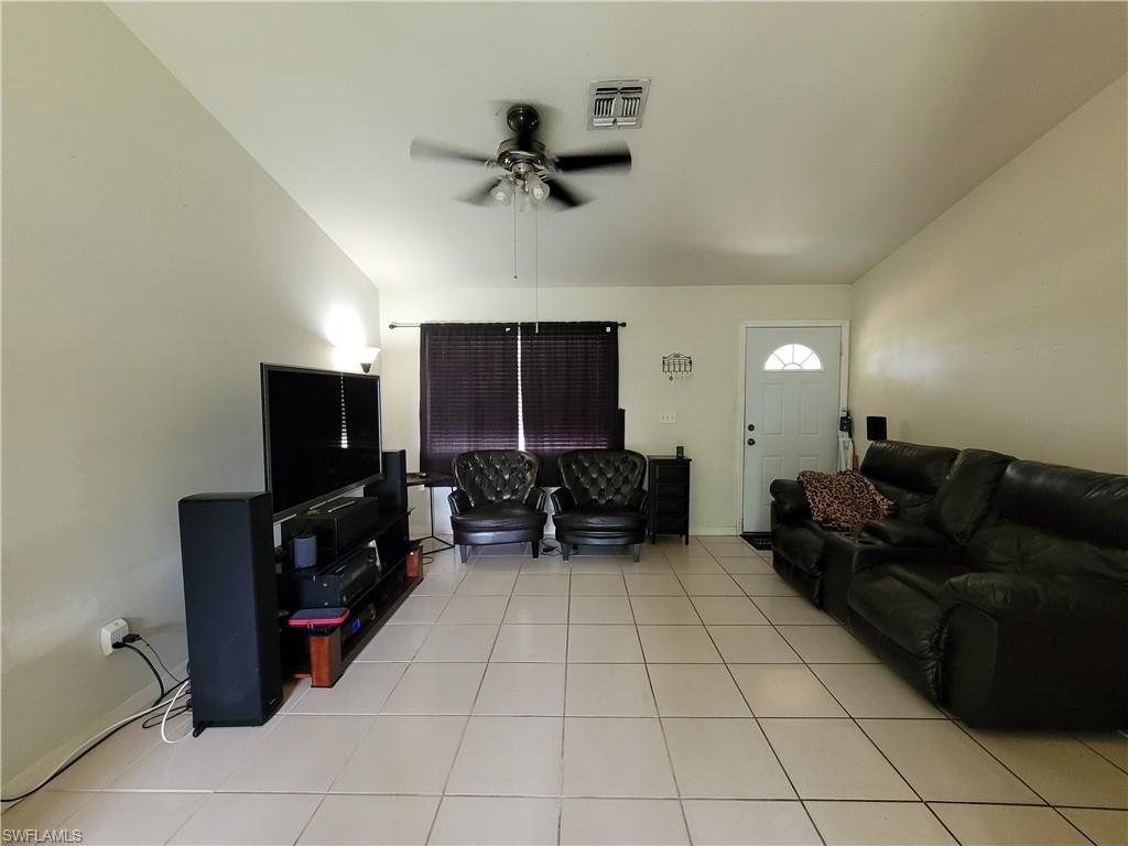 NAPLES MANOR - Residential