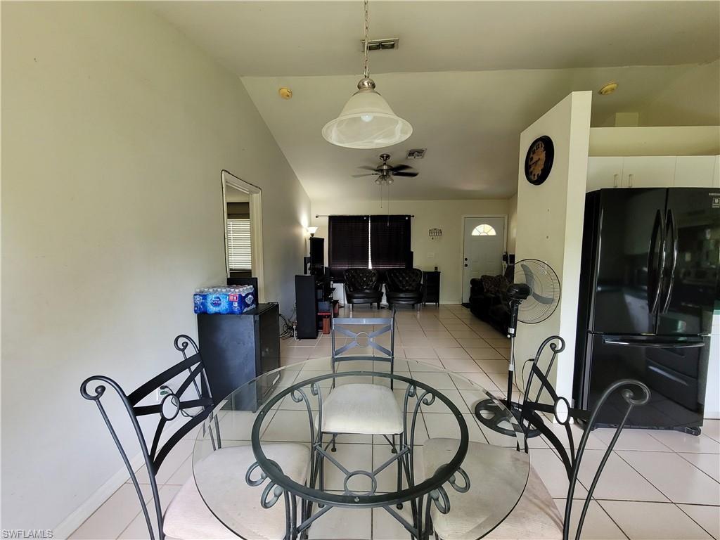 NAPLES MANOR - Residential