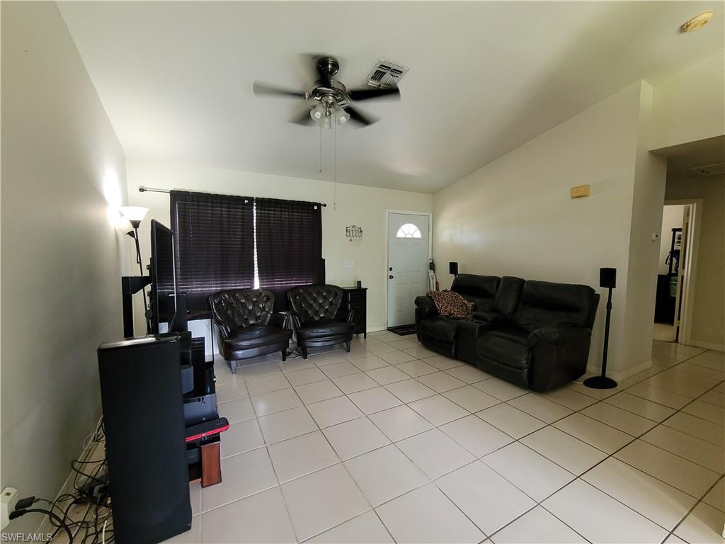 NAPLES MANOR - Residential