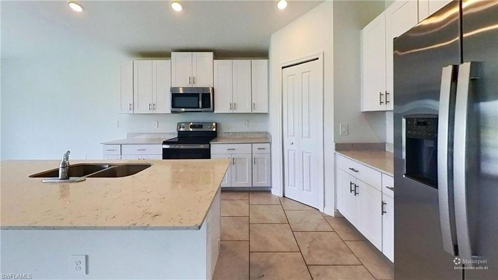 SAVANNA LAKES - Residential Lease
