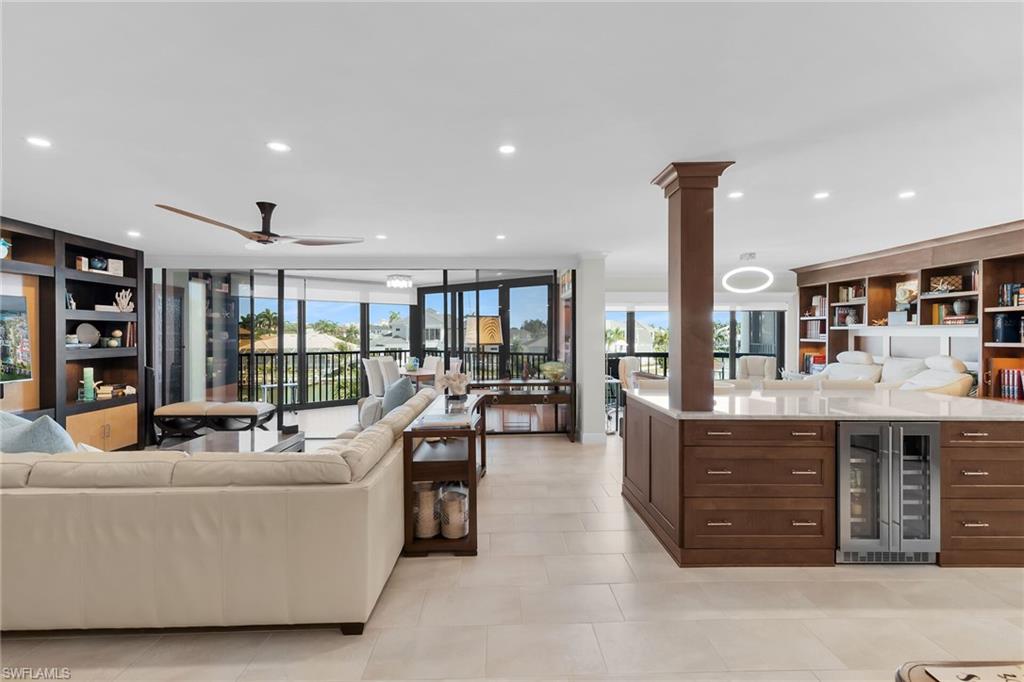 TROPICAL ISLE - Residential