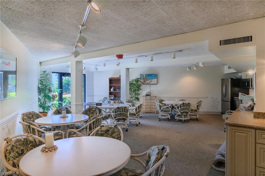 TROPICAL ISLE - Residential