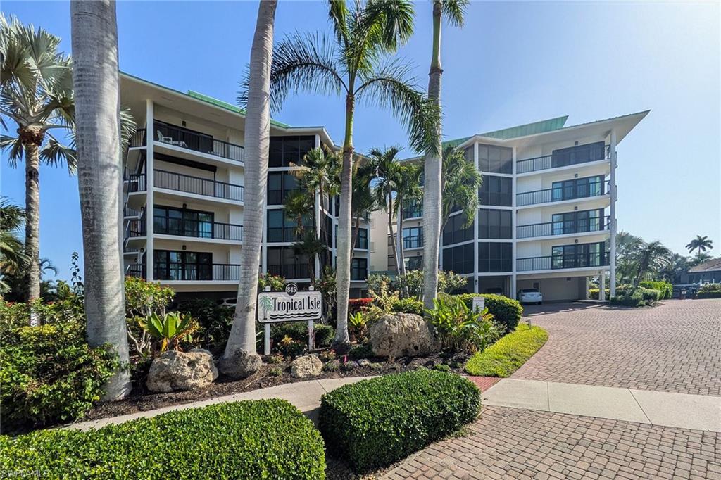 TROPICAL ISLE - Residential