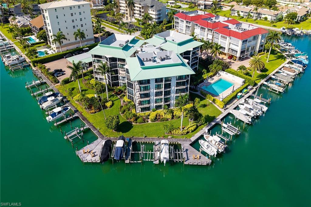 TROPICAL ISLE - Residential