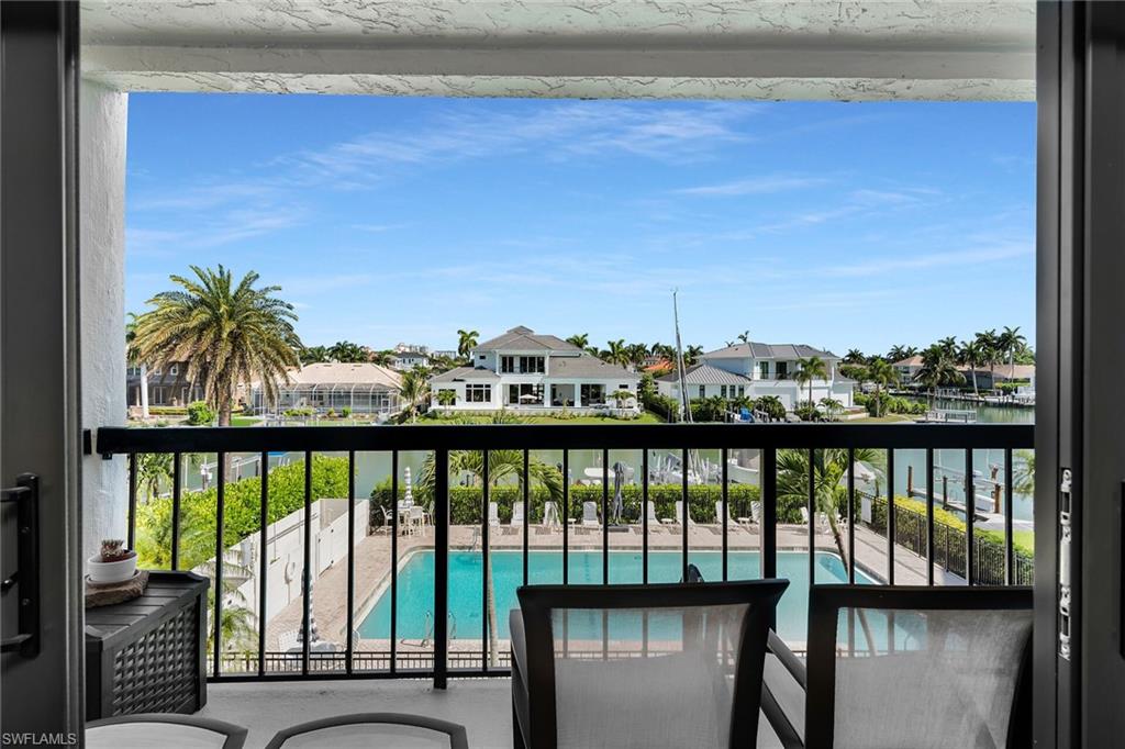 TROPICAL ISLE - Residential
