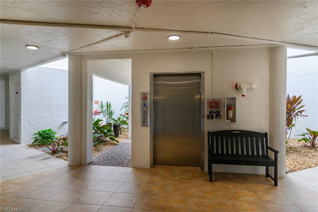 TROPICAL ISLE - Residential