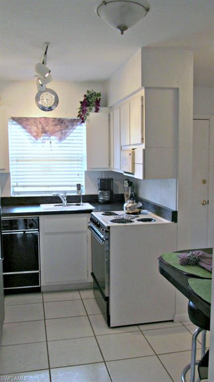 CAPE PALMS CONDO - Residential