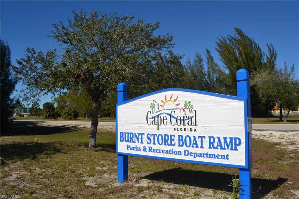 CAPE CORAL - Land