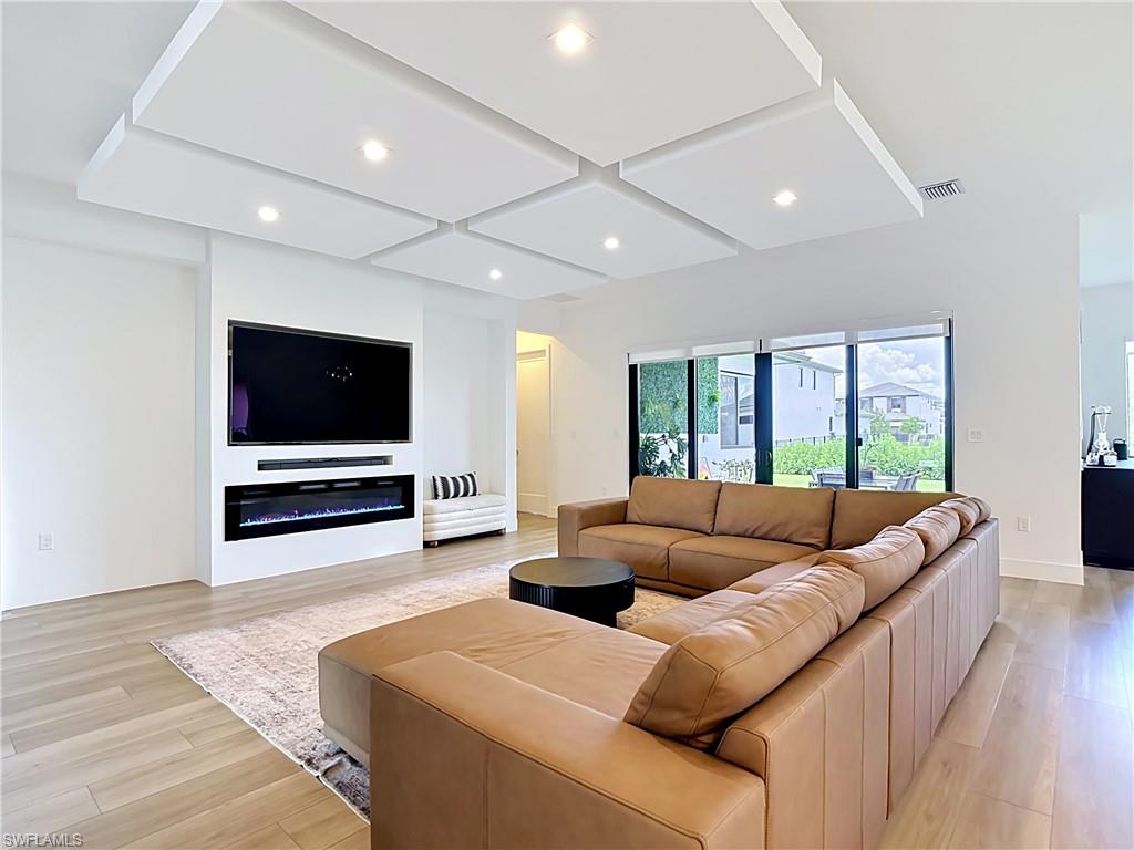 MAPLE RIDGE - Residential