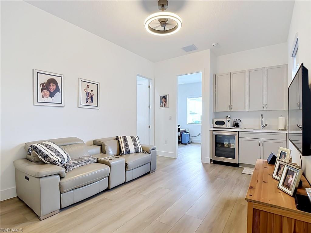 MAPLE RIDGE - Residential