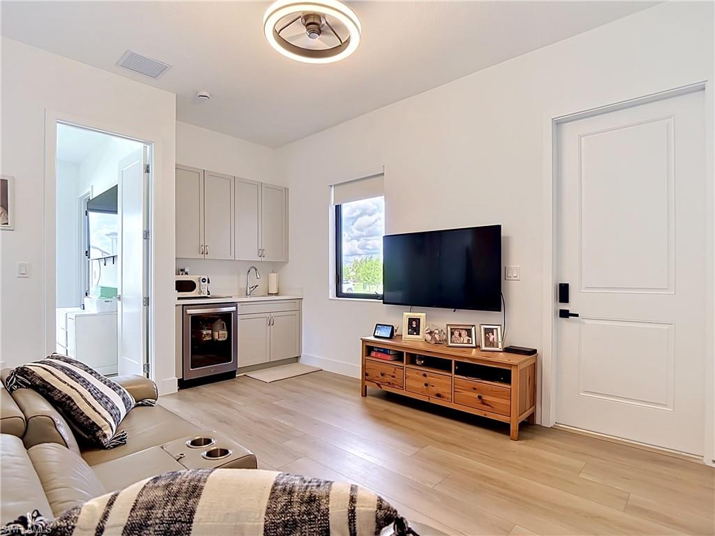MAPLE RIDGE - Residential