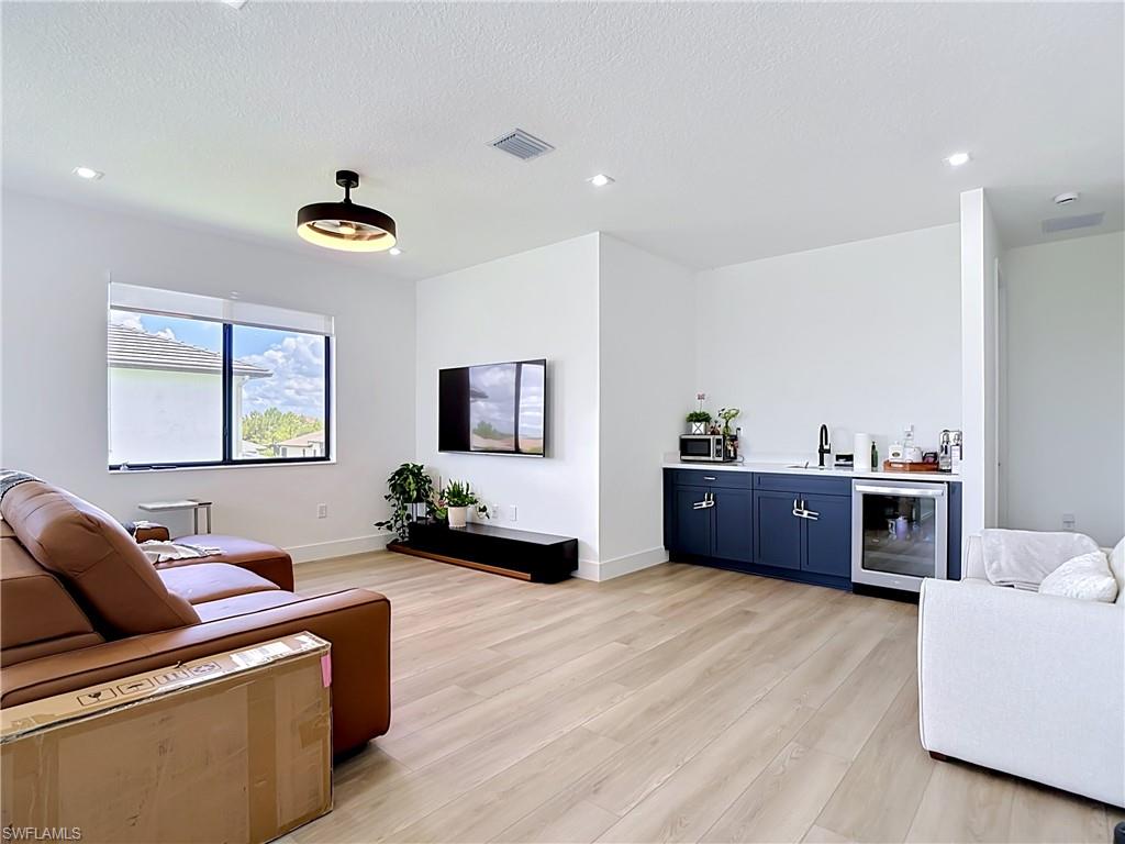 MAPLE RIDGE - Residential