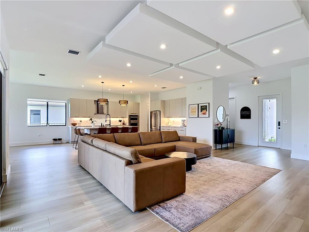 MAPLE RIDGE - Residential