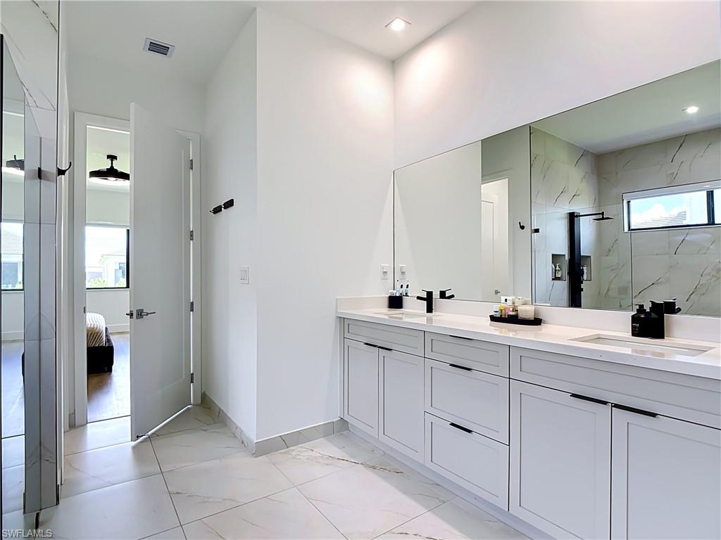 MAPLE RIDGE - Residential