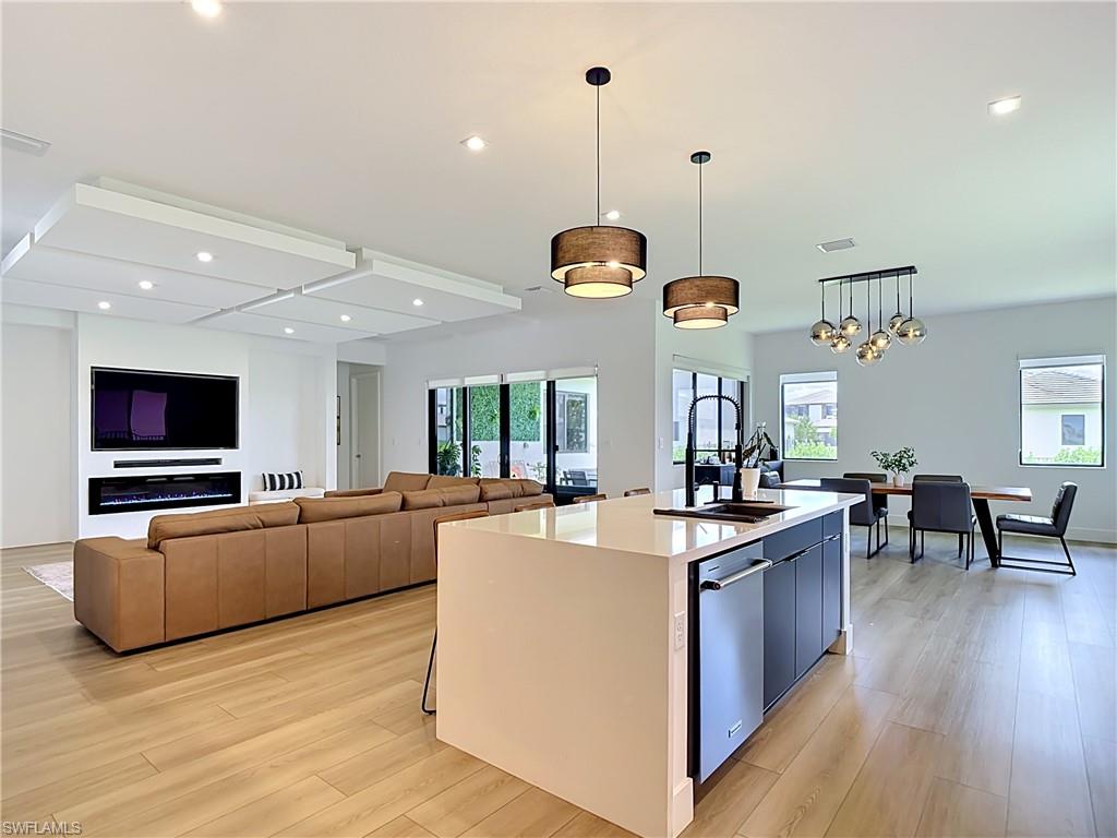 MAPLE RIDGE - Residential