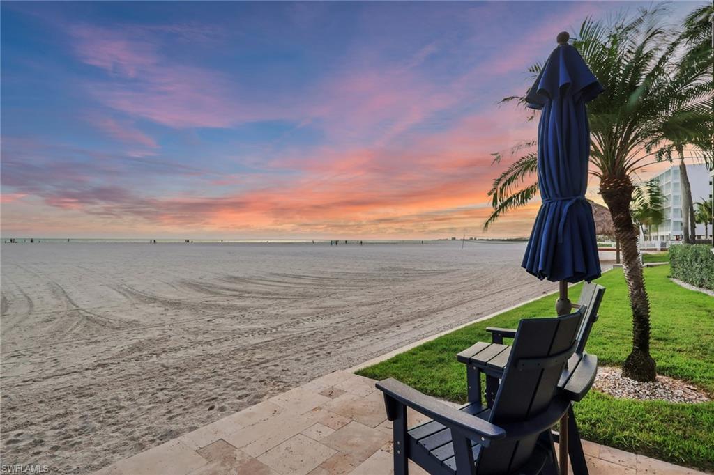 ISLAND WINDS CONDO - Residential