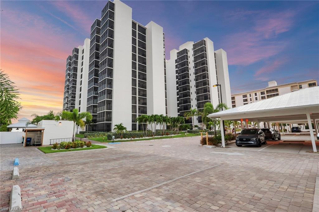 ISLAND WINDS CONDO - Residential