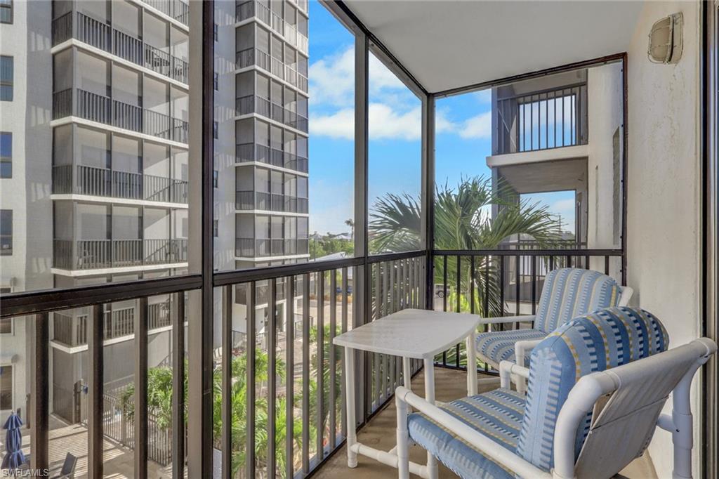 ISLAND WINDS CONDO - Residential
