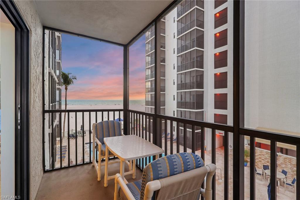 ISLAND WINDS CONDO - Residential