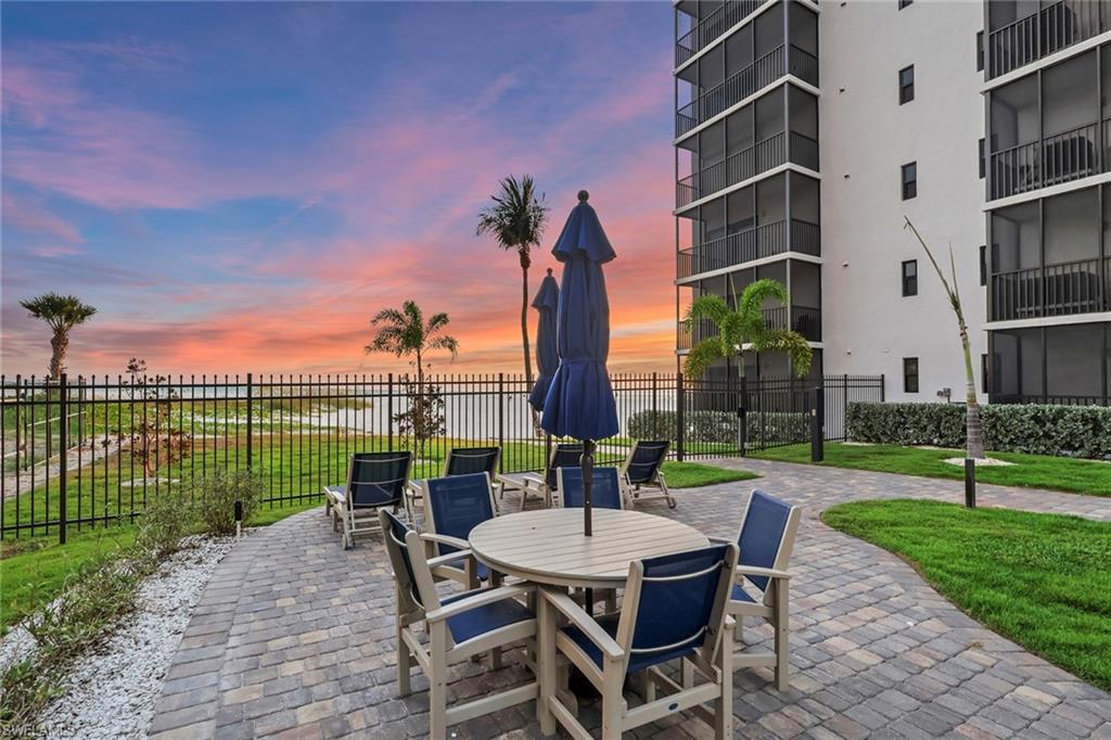 ISLAND WINDS CONDO - Residential