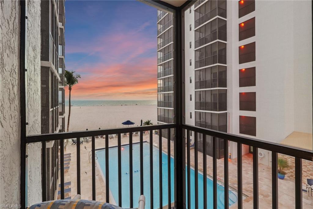 ISLAND WINDS CONDO - Residential