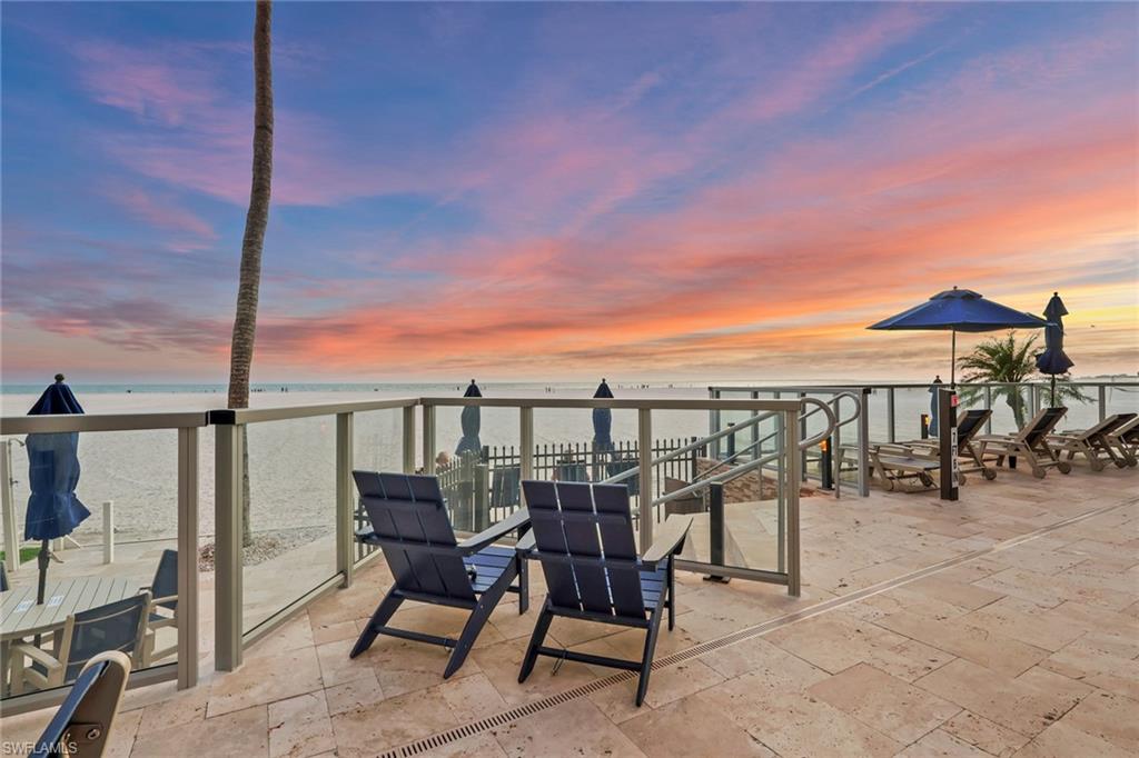 ISLAND WINDS CONDO - Residential