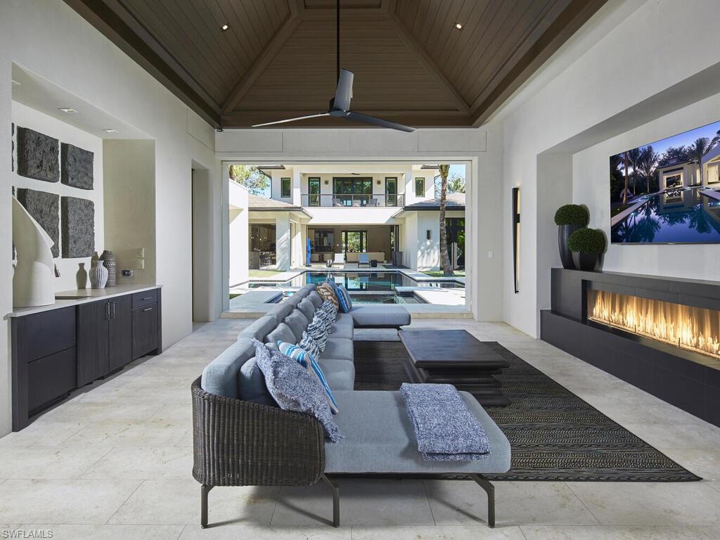 OLDE NAPLES - Residential
