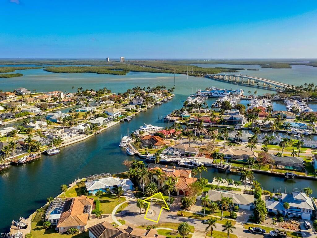 MARCO BEACH - Residential