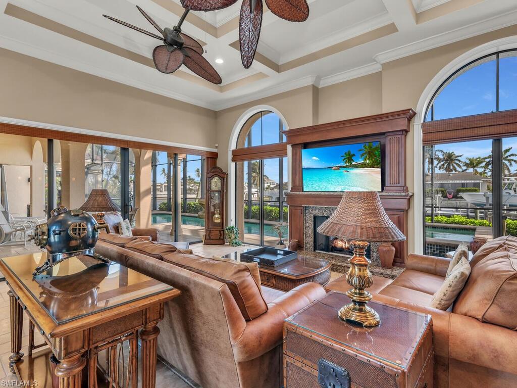 MARCO BEACH - Residential
