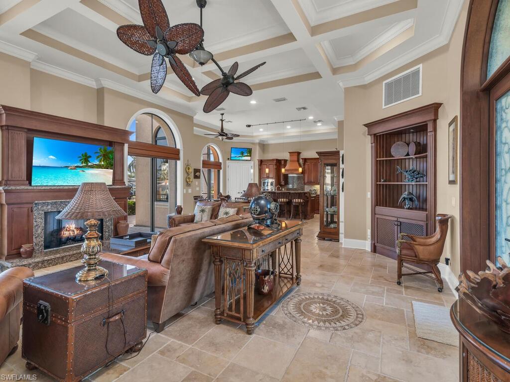 MARCO BEACH - Residential