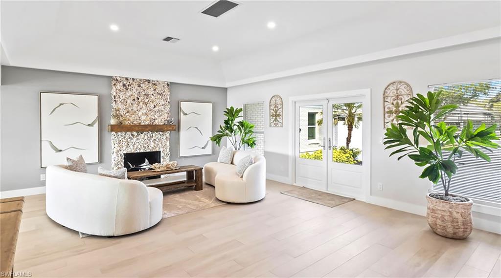 PORT ROYAL - Residential Lease